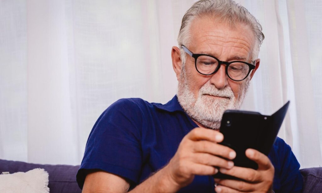 Man reading what are the 3 types of cataract surgery